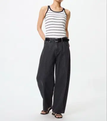 UNIQLO 유니클로 배기 커브진 블랙 24사이즈