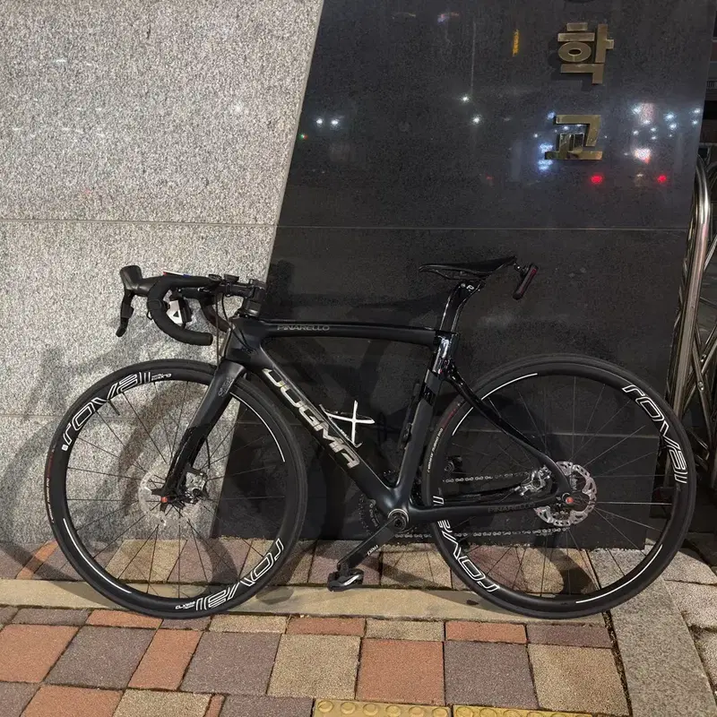 피나렐로 도그마 F8 disk 풀카본 로드자전거 판매/대차