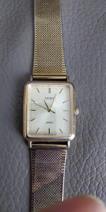 SEIKO SPIRIT 쿼츠 손목시계 스퀘어 메쉬 밴딩