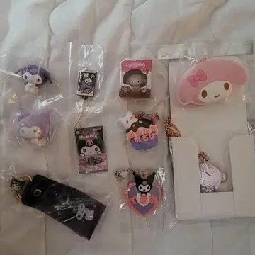 산리오 가챠 캡슐 토이 쿠로미 마이멜로디 하나마루 유령 코기뮨