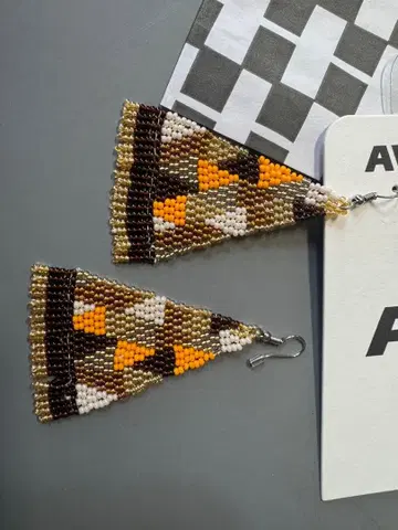 AAFRICAA 비즈 귀걸이 삼각형