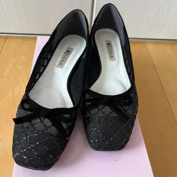 DIANA 블랙 플랫슈즈