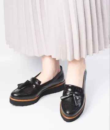 BONTRE 보트레 통굽 태슬 로퍼 36