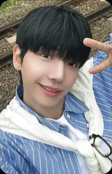 BOYNEXTDOOR 솔로 자켓반 JAEHYUN AND