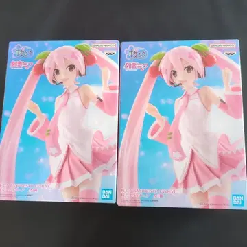 BANDAI 하츠네 미쿠 피규어 2체 세트