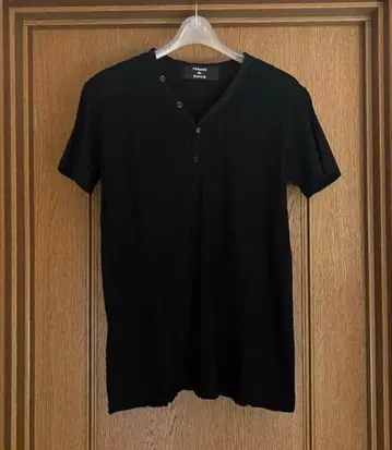 카반드 주카 블랙 헨리넥 T셔츠