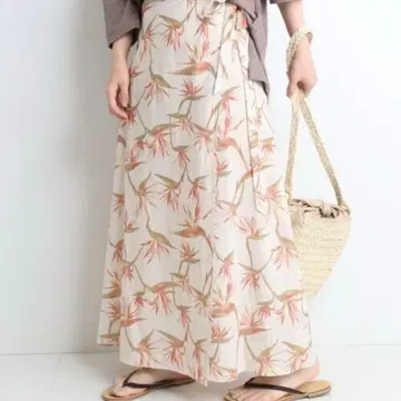 새상품 SLOBE IENA 슬로브 이에나 린넨 혼방 리프 무늬 랩스커트