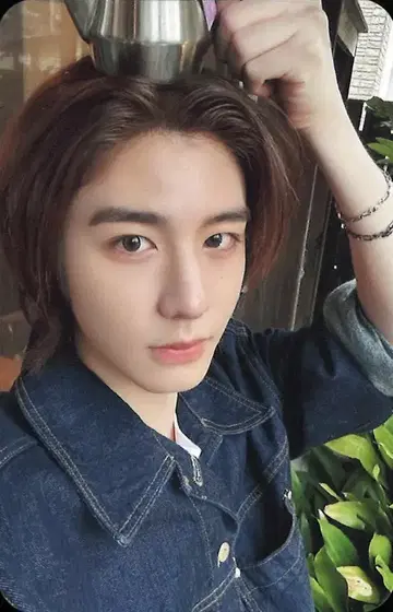 BOYNEXTDOOR 솔로 자켓반 LEEHAN AND