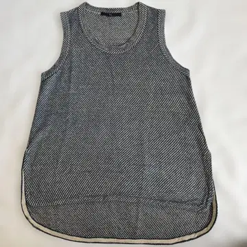 45R의 린넨 소재 슬리브리스