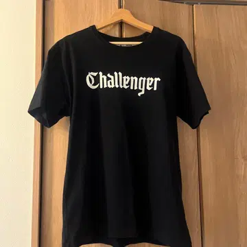 Challenger 블랙 T셔츠 L 사이즈