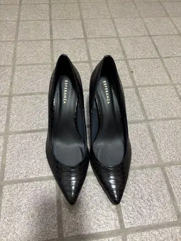 에나멜 크로커다일풍 하이힐 270