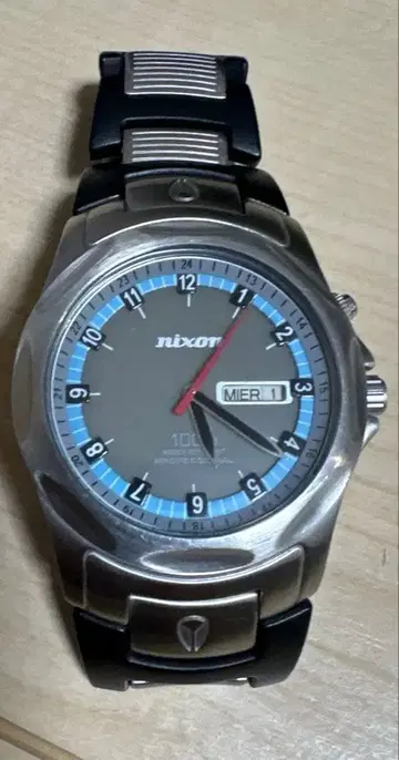 NIXON 닉슨 THE ROVER 100m 방수 손목시계