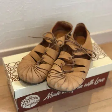 Jeffrey Campbell 베이지 플랫슈즈