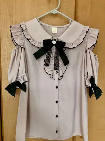 시크릿허니 바이컬러 프릴 어깨 트임 블라우스 핑크 양산형 지뢰계