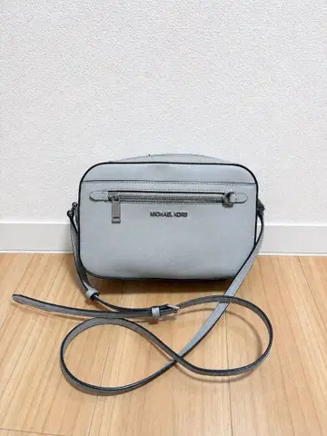 [MICHAEL KORS] 그레이 숄더백