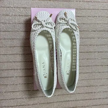 DIANA 다이애나 화이트 메쉬 플랫 펌프스 24.5cm