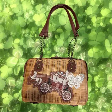 axes femme 모리걸 00s 자수 디자인 라탄 바스켓백