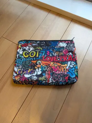 GOT7 LOVE TRAIN 굿즈 컬러풀 빅 파우치