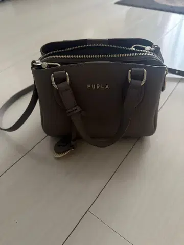 FURLA 그레이 숄더백