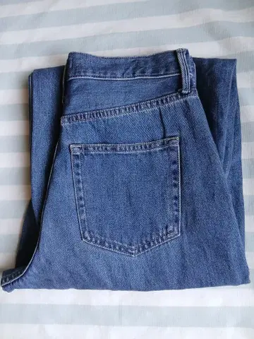 유니클로 배기 커브진/기장 짧음 블루 25