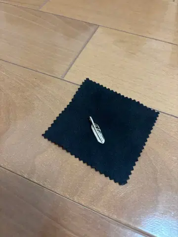 퍼스트 애로우즈 페더 참 XS