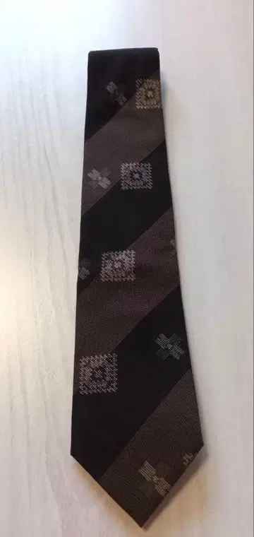 실크 100% 다크 브라운 넥타이
