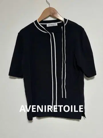 AVENIRETOILE 바이컬러 리본 타이 반팔 니트 풀오버