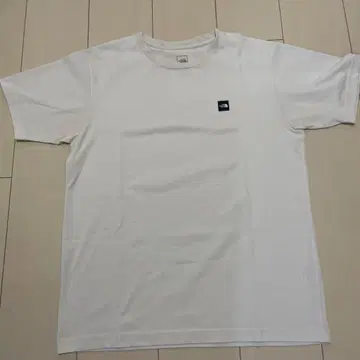 THE NORTH FACE 화이트 T셔츠 L사이즈