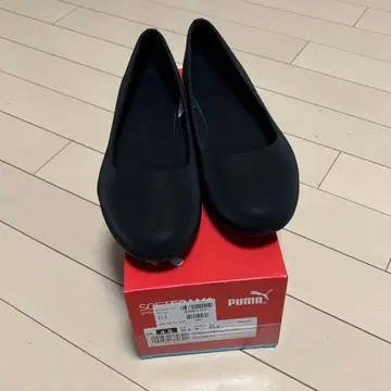 미사용 새상품 PUMA YONGI FLAT WNS 블랙 23.5cm