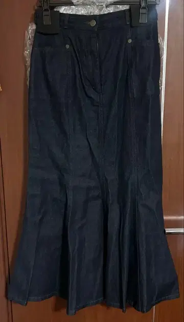 스트로베리 필드 데님 머메이드 스커트
