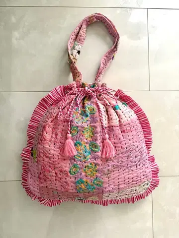 자수 프린지 장식 핑크 토트백 칸타 퀼트 칸바디아 퀼트
