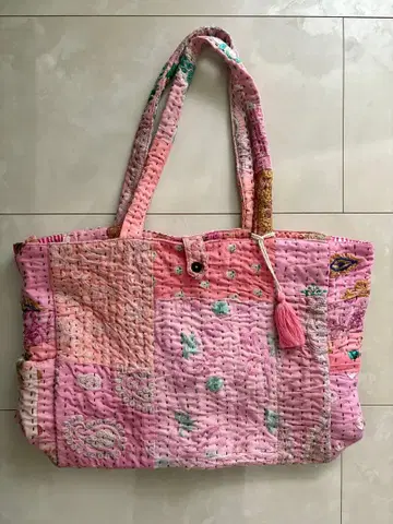 핑크 빅 토트백 태슬 포함 칸타 퀼트 칸바디아