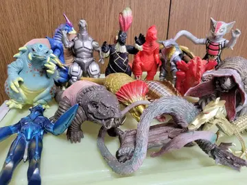 울트라맨 시리즈 괴수 피규어 세트