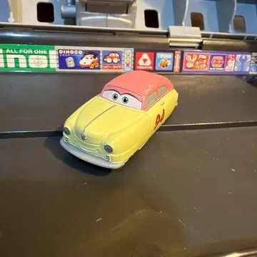 카즈 토미카 루이즈 내쉬