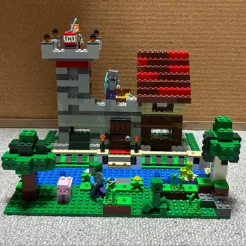 LEGO Minecraft 21161 TheCraftingBox 3.0