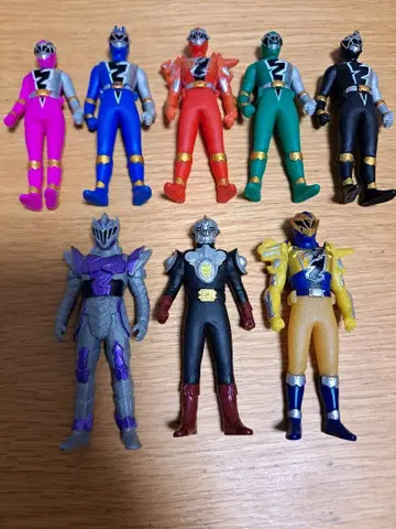 기사룡전대 류소우저 소프트 비닐 히어로 피규어 8체 세트