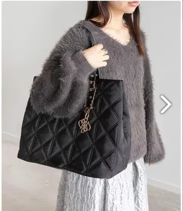 RANDA [A4 대응] 2WAY 벨트 핸들 퀼팅 토트백