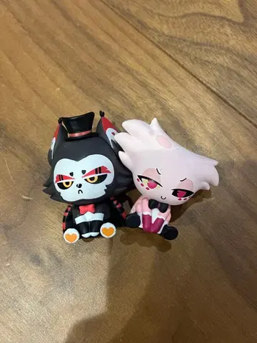 해즈빈 호텔에 오신 것을 환영합니다 엔젤 허스크 피규어