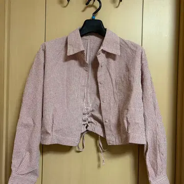 빨간색과 화이트 깅엄 체크 티셔츠 숏 기장