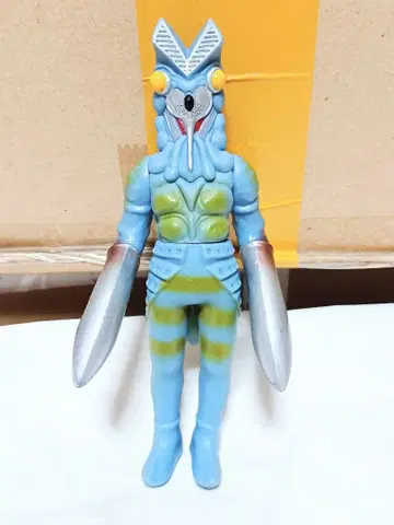 발탄 성인 14cm 울트라맨 소프트 비닐 피규어 절판 131