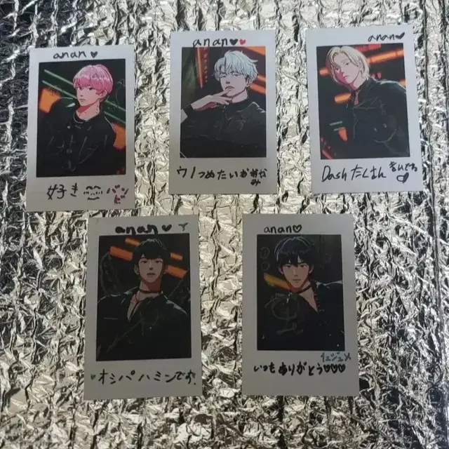 플레이브 싸인 포카 모두 팝니다!