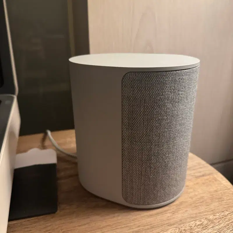 뱅앤올룹슨 Beoplay M3 블루투스 스피커 그레이 색상