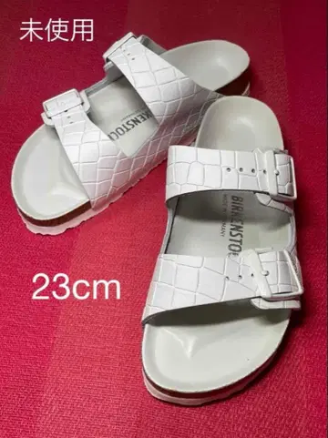 새상품 버켄스탁 애리조나 엠보싱 화이트 EU36 23cm