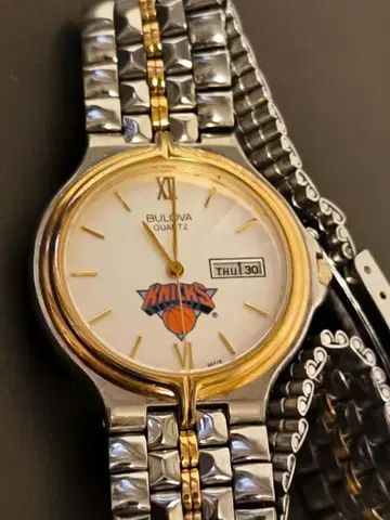 빈티지 BULOVA 브로바 NBA 뉴욕 닉스 손목시계