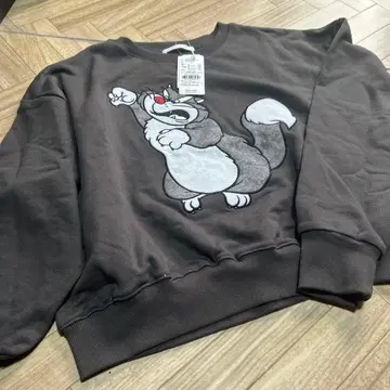 택 포함 새상품 루시퍼 자수 맨투맨 Disney