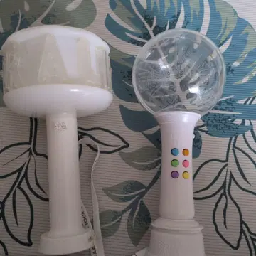 AAA 화이트 컬러 응원봉 컬러풀 버튼 포함