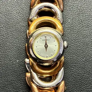 [빈티지 레어템 새상품급] SEIKO 실버 골드 쿼츠 손목시계 일본제