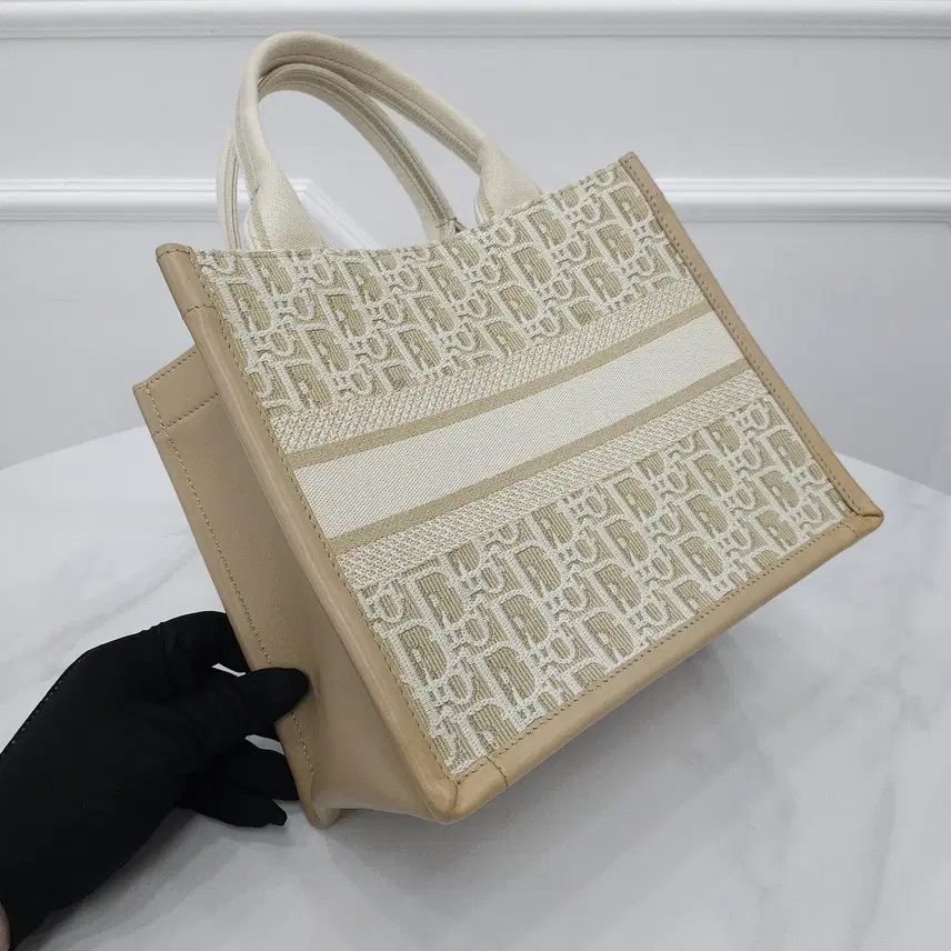 디올 25SS 북토트 오블리크 레더 스몰백 M1325CZBB M925 사진 3