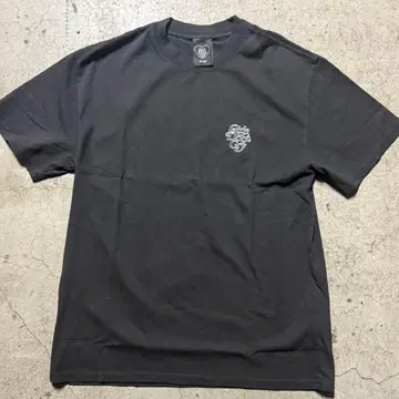 Girls Don't Cry 걸스 돈 크라이 티셔츠 로고