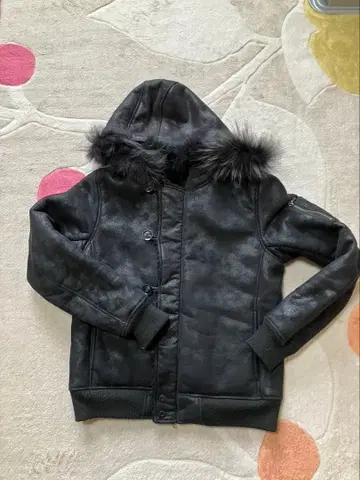 FUGA 후드 부착 다운 자켓 사이즈 44 블랙